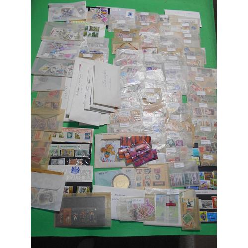 Used & Mint World Wide Accumulation (as pictured)